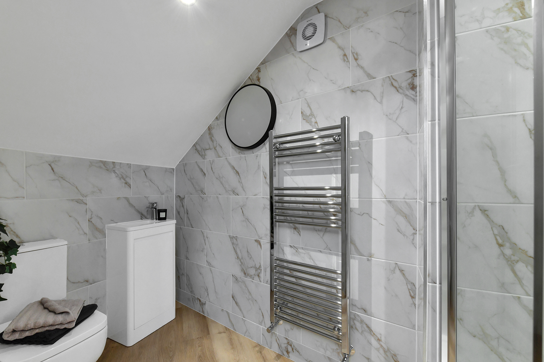 En-suite shower room at 64 Derbyshire Lane